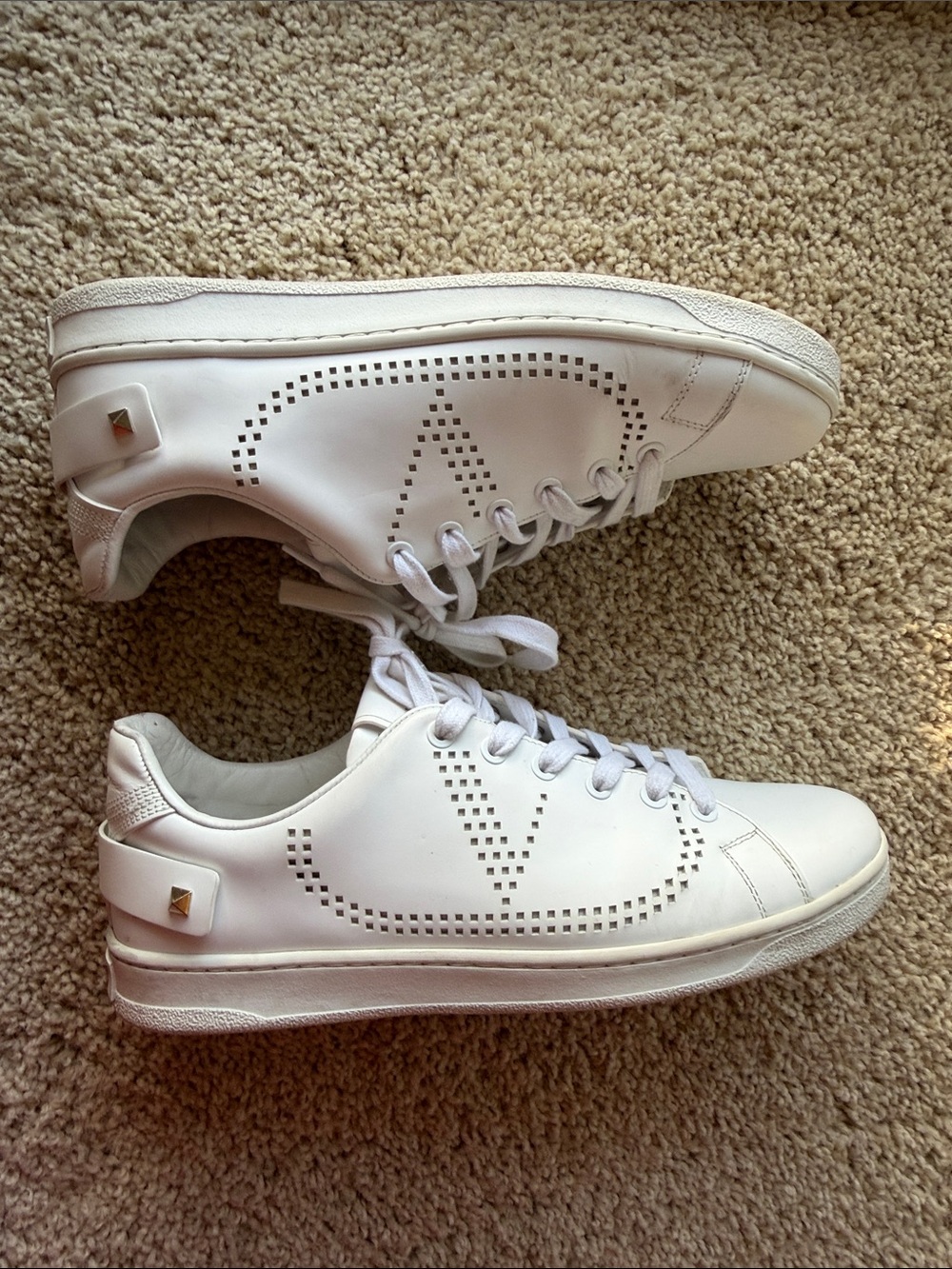 Valentino Garavani Backnet Sneakers